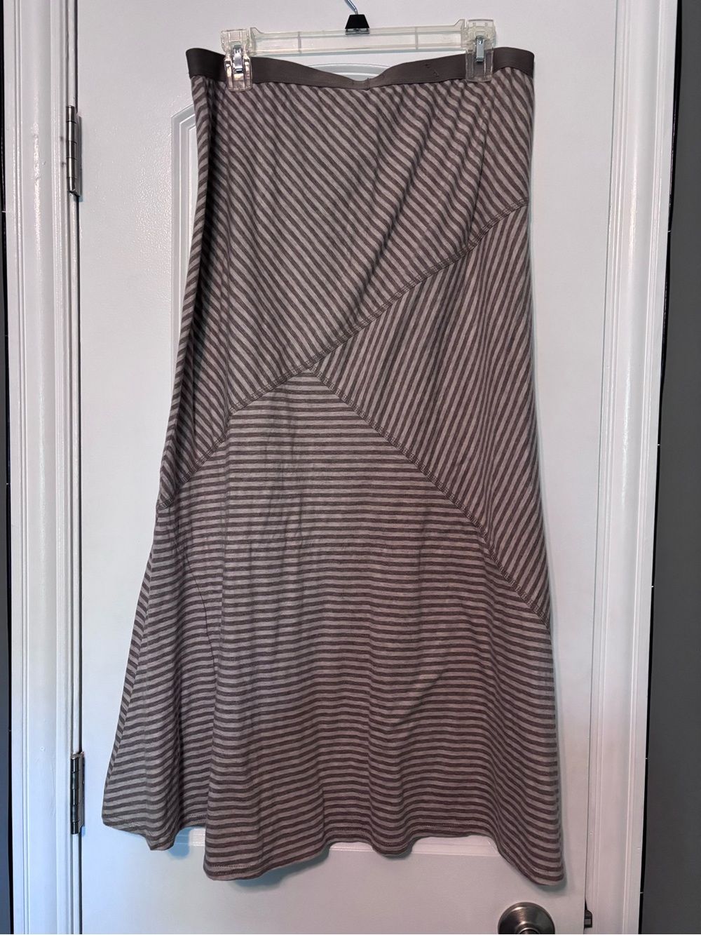 J. Jill Diagonal Stripe Maxi Skirt in Gray and White Size Medium - Picture 6 of 9